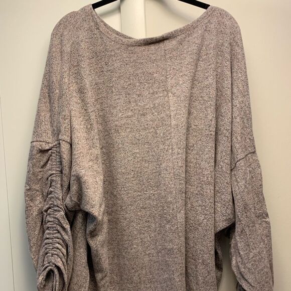 EUC Alkamy Gathered Sleeve Sweater - Picture 3 of 3